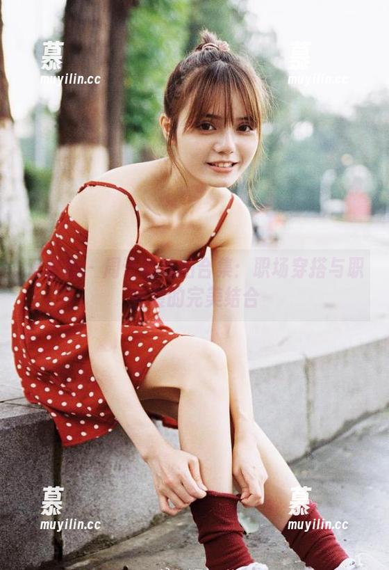 爱蜜社 - 周于希私拍合集：职场穿搭与职业装的完美结合