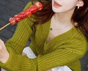 爱蜜社 – 细腻营造居家氛围，杨紫嫣Cynthia的10张写真原图捕捉到家的每一份温暖