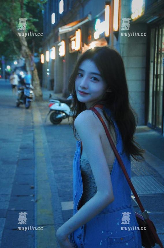 爱蜜社-莉莉Lily 爱蜜社 - 莉莉Lily展现完美美脚魅力,感受图包中的艺术之美!