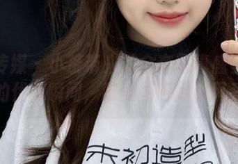 物恋传媒 – 小茶带来的全套写真盛宴：妹妹的优雅瞬间，唯美图包尽展风采！
