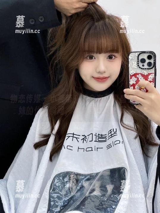 物恋传媒 - 小茶带来的全套写真盛宴：妹妹的优雅瞬间，唯美图包尽展风采！