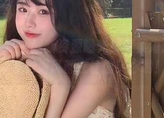 物恋传媒 – 最新资源曝光！菜菜海边写真，感觉海风都在偷偷笑你哟！