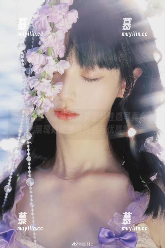 物恋传媒-菲菲 物恋传媒 - 菲菲最新裤里丝性感写真合集:展现她的独特风格与优雅气质