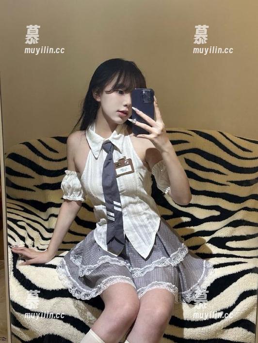 瑜瑾u 微密圈 - 白色内衣的魅力:瑜瑾u独特风格摄影美图合集