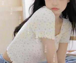 甜予摄影 – 在线探索齐齐的帆布鞋写真图片，感受细腻与力量交织的艺术之美