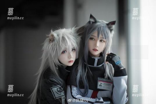 疯猫ss最新私拍作品曝光：竞泳时光下的青春魅力