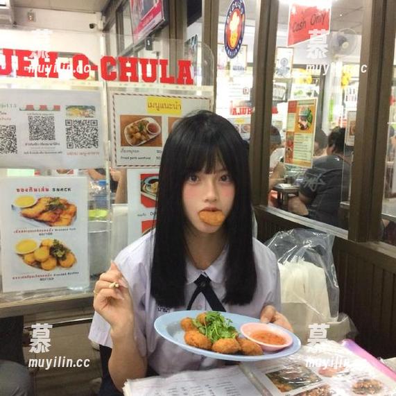 探索白莉爱吃巧克力美腿写真，精彩内容尽在网盘，快来解锁你的视觉享受！