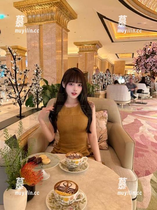 秀人网 - 时尚新宠：MODEL伊若高跟鞋最新写真照片，尽显优雅气质！