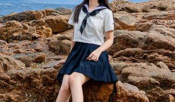 秀人网 – 关注e宝小野猫，随时下载她的镂空写真，感受每张照片背后的动人故事