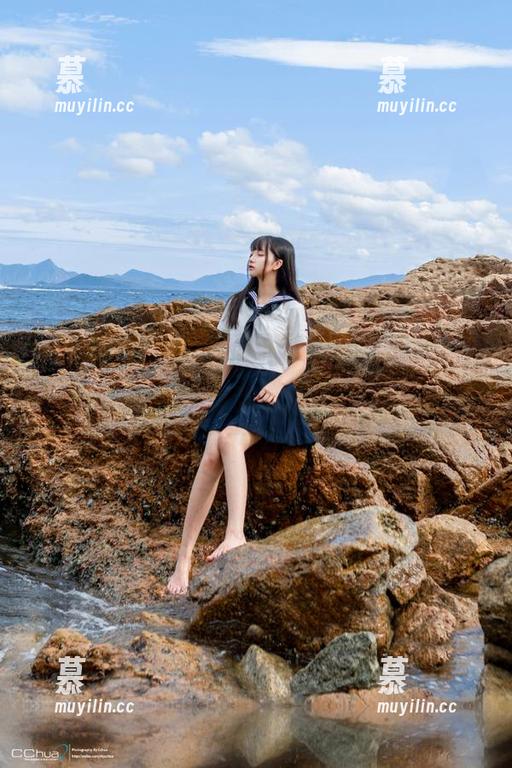 秀人网 - 关注e宝小野猫，随时下载她的镂空写真，感受每张照片背后的动人故事