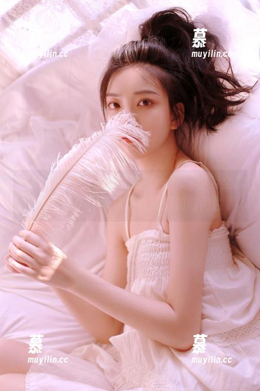 秀人网 - 不一样的诱惑，nancy小姿全套写真白丝版，带你走进梦幻的时尚世界