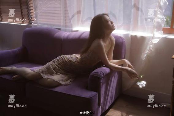 秀人网 - 解锁养乐多DoDo的吊带风格，图包分享中藏着青春的秘密，你准备好了吗？