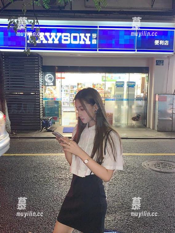 秀人网-千夜未来 秀人网 - 震撼心灵!千夜未来高清制服写真作品带你领略青春无限