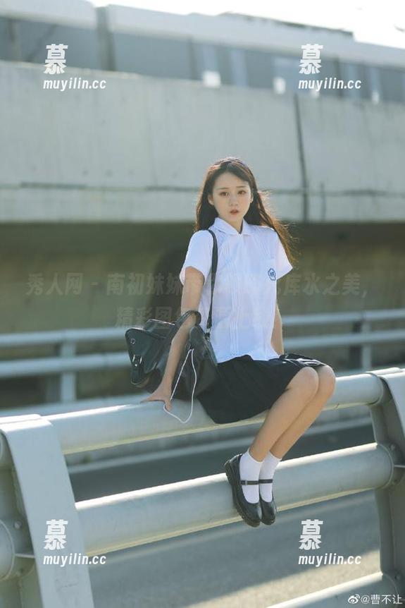 秀人网 - 南初妹妹带你领略死库水之美，精彩图包资源上线！