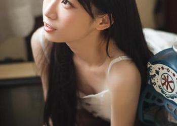 秀人网 – 可乐Vicky女王写真合集：观看她如何在镜头前释放自我