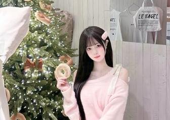 秀人网 – 唐翩翩的棉袜艺术，高清壁纸为你的生活增添色彩
