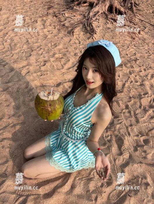 秀人网-奶喵喵 秀人网 - 细腻奶喵喵女仆写真合集,让你下载感受她温柔而迷人的独特魅力!