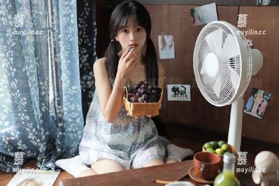 秀人网 - 2023最新奶茶味的包子镂空图包，探索创意与时尚的无限可能