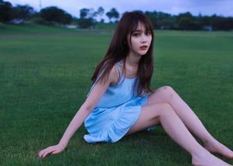 秀人网 – 精选安妮Tess学妹在线写真资源，颜值与艺术的完美结合！