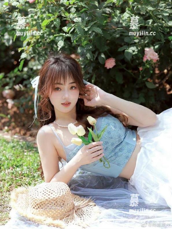 秀人网-容容容Alice 秀人网 - 容容容Alice毛衣写真集:极致美感瞬间,一键下载,让你的欣赏无阻