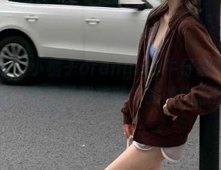 秀人网 – 小橘子orange的牛仔裤写真作品，免费下载成就你的时尚态度