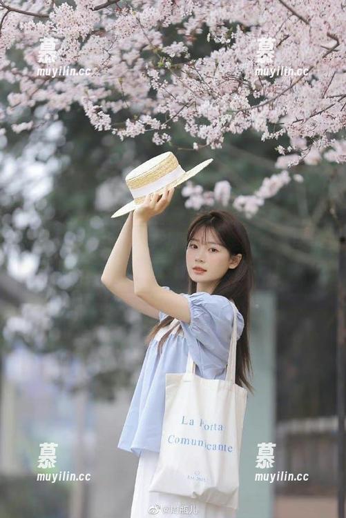 秀人网-尹甜甜 秀人网 - 尹甜甜与礼服的完美融合,图库珍藏之作,下载让你心动不已!