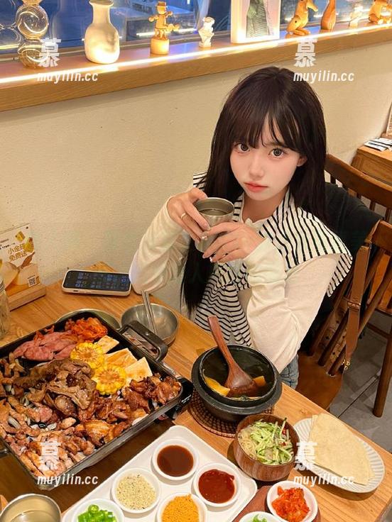 秀人网 - 探索徐莉芝Botty的泳衣写真美图，感受迷人风情的图包