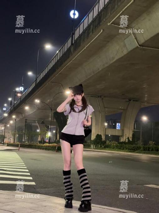 秀人网-戴允祺zoe 秀人网 - 戴允祺zoe比基尼写真集更新来袭,绝美图片让你心动不已!