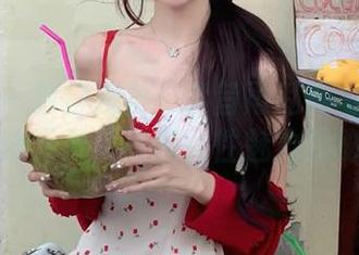 秀人网 – 独特视角：李昔雨私房写真中的网袜元素，展现女性魅力的秘密