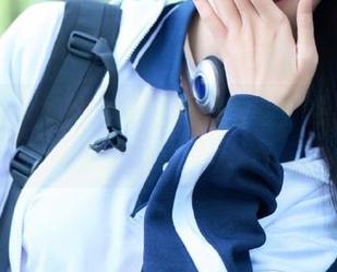 秀人网 – 柚柚小奶瓶海边冒险：最新原图合集让你大开眼界！