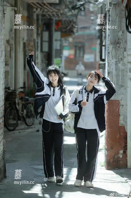 秀人网 - 王俪丁女王的全套写真盛宴，让我们沉浸在她每一光影瞬间带来的美丽故事中。