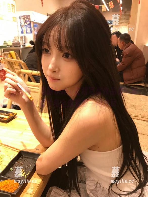 秀人网-私语baby 秀人网 - 私语baby红裙写真作品集:梦幻图片和全新资源一网打尽