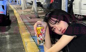 秀人网 – 完美呈现：“耶利亚天台”写真图集，获取灵感与资源的最佳选择