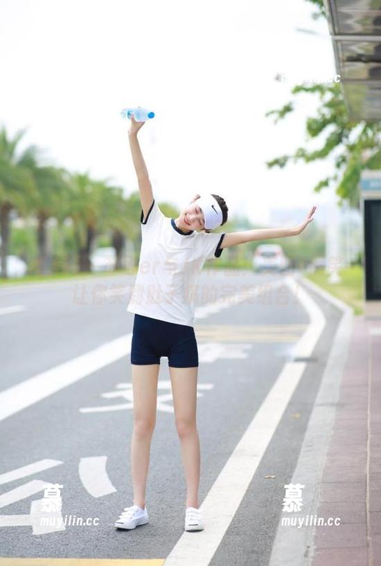 秀人网-苏可er 秀人网 - 苏可er与JK作品:美图+搞笑=让你笑到肚子痛的完美组合!