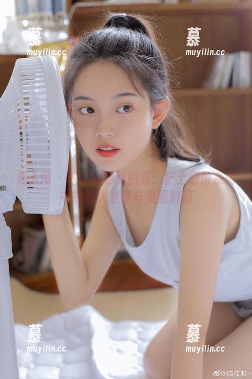 秀人网-陈小喵 秀人网 - 陈小喵定制图集:护士剧情系列中的感人故事与美丽瞬间