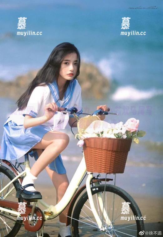 童小芯 微密圈 - 尽显俏皮魅力,童小芯双马尾写真集原图带你畅游青春!