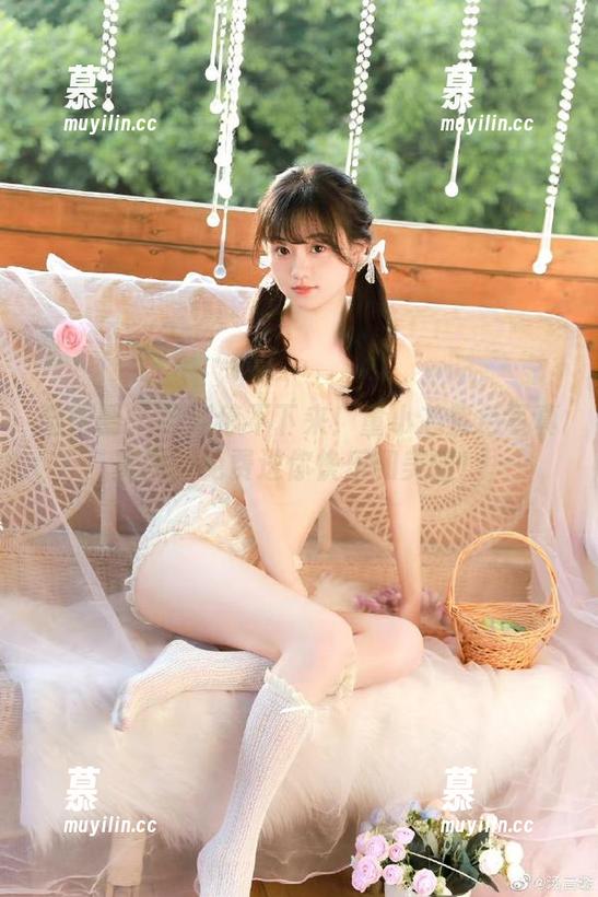 童小芯 微密圈 - 笑到停不下来!童小芯紫色写真美图,免费送你快乐和美丽!