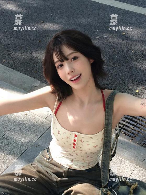 童小芯 微密圈 - 童小芯最新泳装美图,看看她如何在镜头中展现完美身材曲线