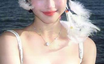 紧急企划 – 感受小恩的独特魅力，内部定制图包与写真合集带你走进梦幻般的视觉体验！