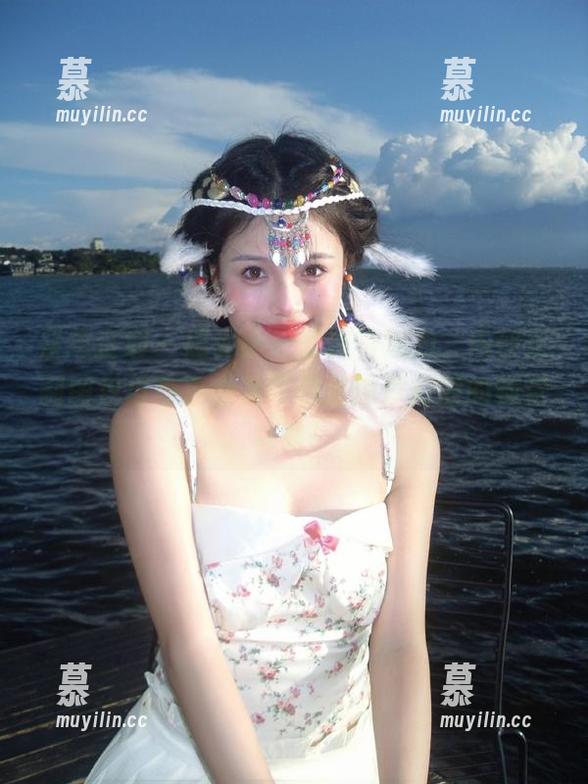 紧急企划-小恩 紧急企划 - 感受小恩的独特魅力,内部定制图包与写真合集带你走进梦幻般的视觉体验!