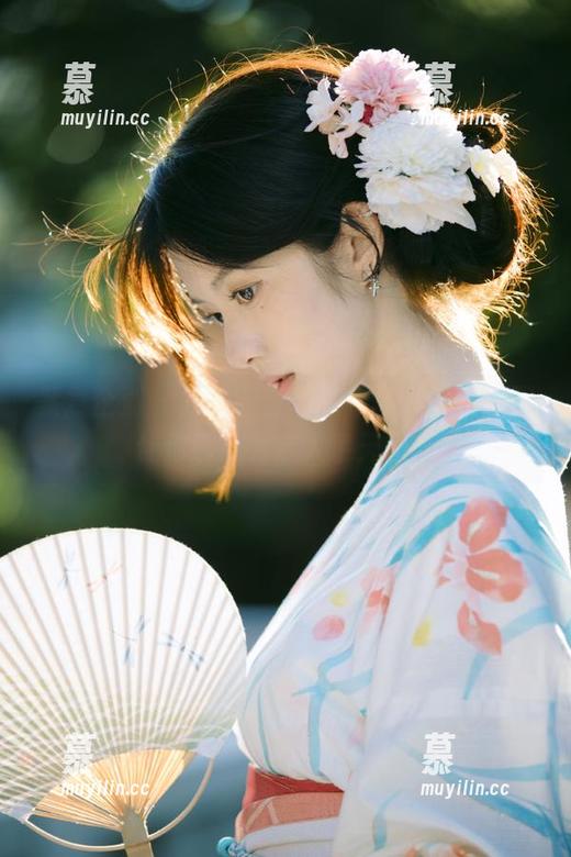紧急企划-龙崎聆音 紧急企划 - 龙崎聆音私拍作品,修女原图让你误以为走入了天国!