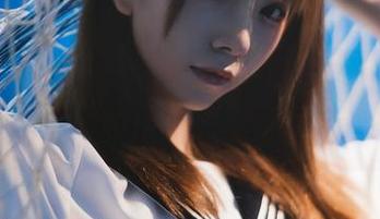 细看绮太郎最新职业装写真更新，演绎现代职场的时尚美学