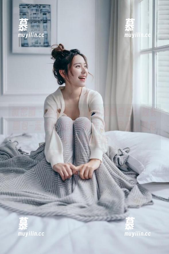 羊小雪juvia 微密圈 - 羊小雪juvia的艰难自白:舰长图包–蓝色比基尼写真作品,尽显比基尼与现实的差距