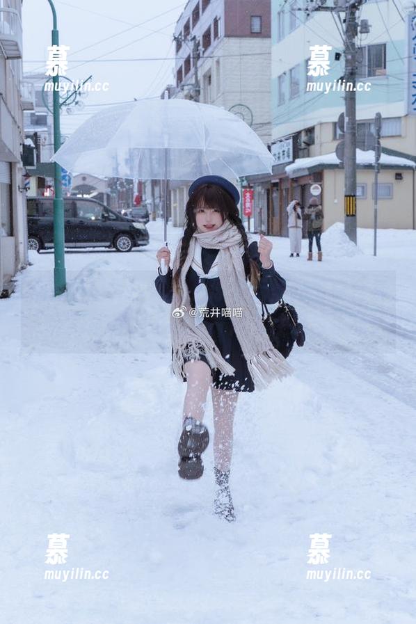 荒井喵喵 荒井喵喵夏日风采,泳衣无圣光写真合集,完美捕捉精彩瞬间,尽享性感与优雅!