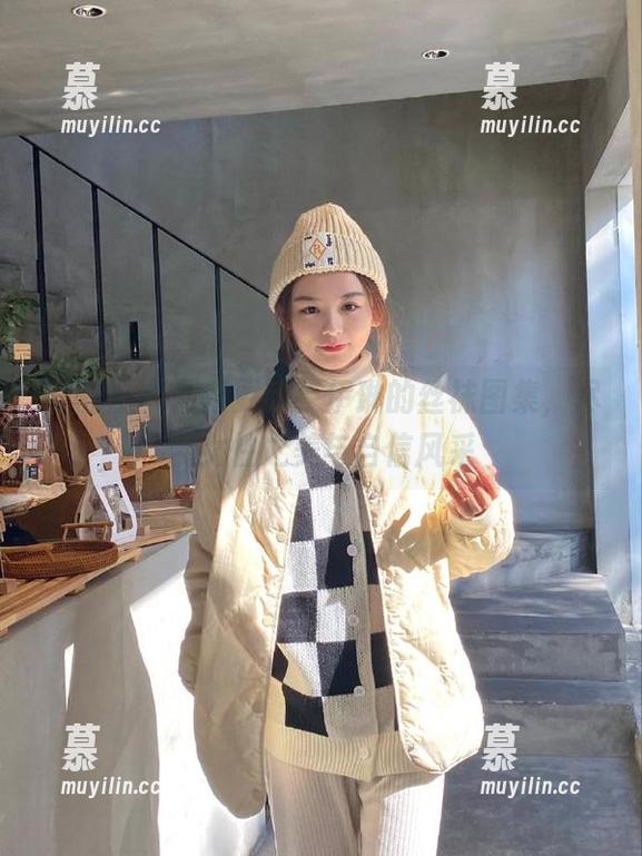 蜜桃社-伊琳 蜜桃社 - 最新更新!伊琳的丝袜图集,尽展女性之美与自信风采