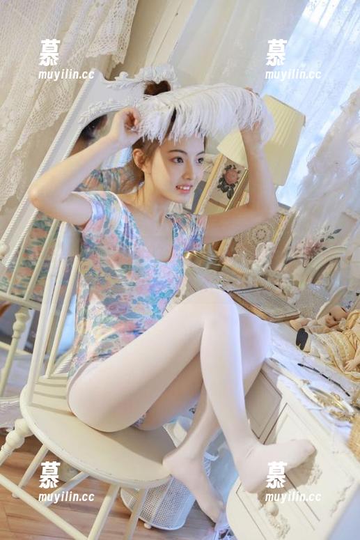 蜜桃社-伊素妍 蜜桃社 - 伊素妍的油亮作品值得观看,展现了她的艺术才华