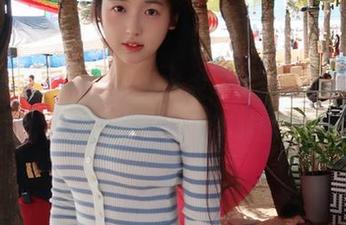 蜜桃社 – 小魔女lily泳衣写真全集，超可爱套图合集让你目不转睛！