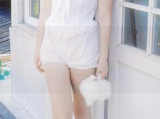 蜜桃社 – 探索缇娜美Tinami最新写真集，毛衣造型引领潮流，散发出的独特魅力让人心动！