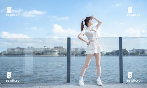 袜啵啵-甜甜圈 袜啵啵 - 甜甜圈户外写真全套图包:每一张都是岁月的美好印记