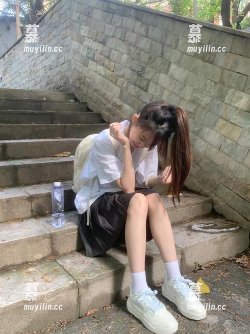 袜啵啵-糯米 袜啵啵 - 在线畅游糯米的世界:探索两双平底鞋资源